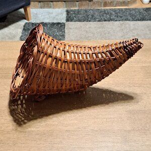 Vintage Wicker Cornucopia Horn of Plenty Basket GUC